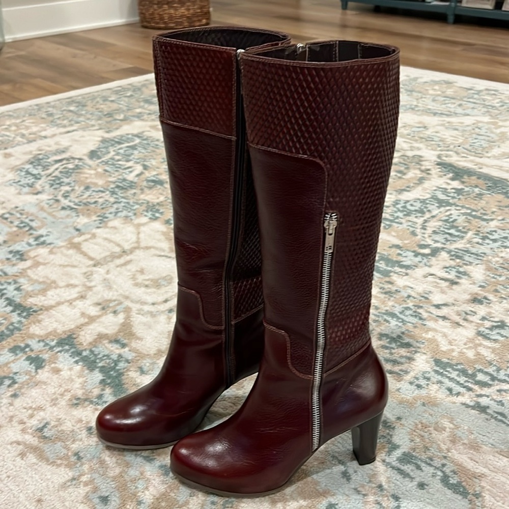 La Moda In Pelle Textured Leather Boot 7.5 in Vino (*Black is Stock Photos!)